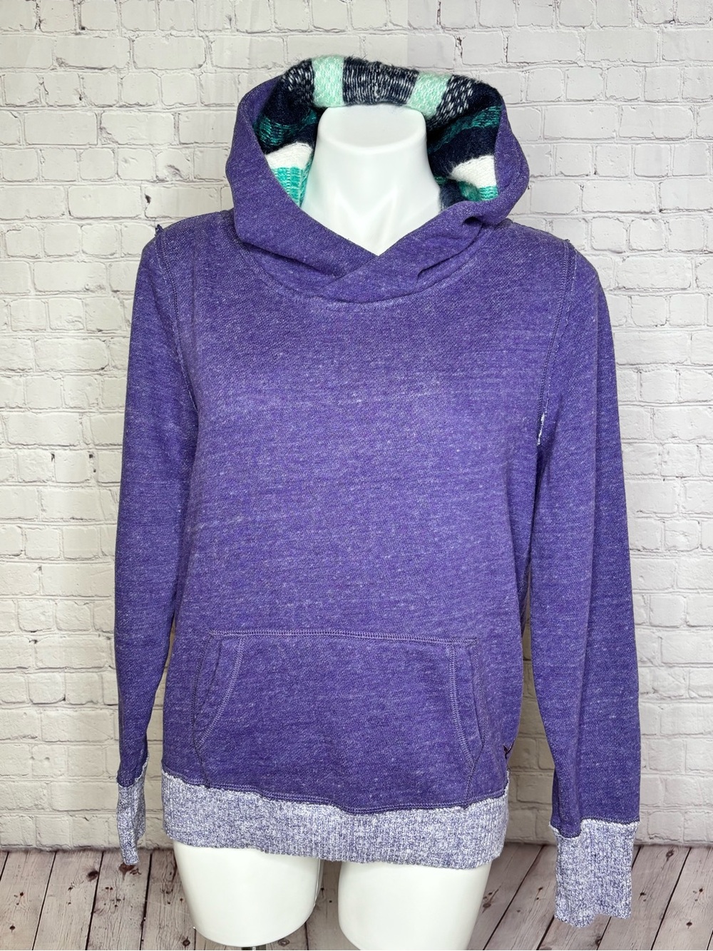 American Eagle 90s Style Hoodie with Knit Lining and Heather Purple Color Size L